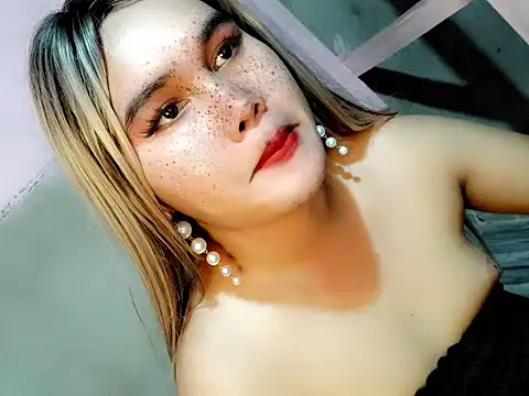 TASTE LIKECANDY online show from February 7, 1:50 pm