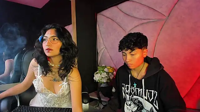 velvet mystic online show from April 1, 4:25 am