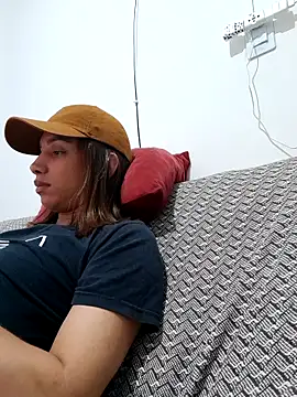 ofjuliaa online show from February 25, 4:06 am