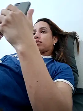 ofjuliaa online show from March 18, 9:41 am