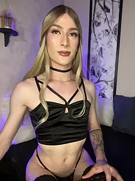 Alana Stone online show from April 26, 7:45 pm