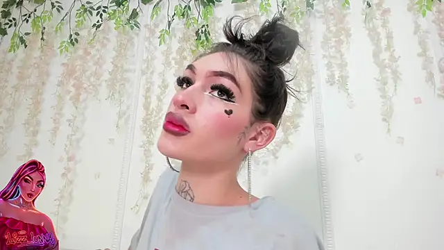 lizz lunna online show from April 18, 8:31 pm