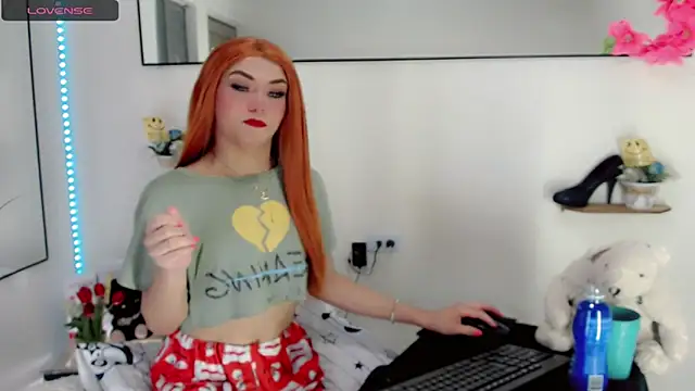 NathalialLooes online show from April 21, 5:25 am