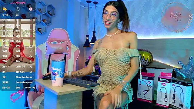 kylliefox  online show from October 23, 1:48 pm