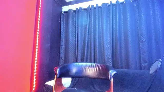 PervertedMissCloe online show from March 29, 1:11 pm