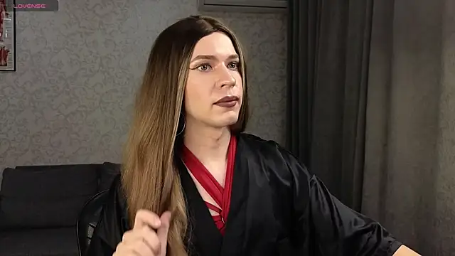 Anna inHear online show from April 18, 8:42 pm