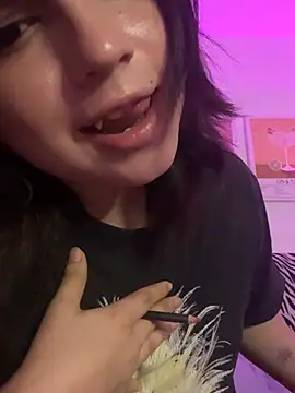 Daniellesins1 online show from April 15, 7:46 am