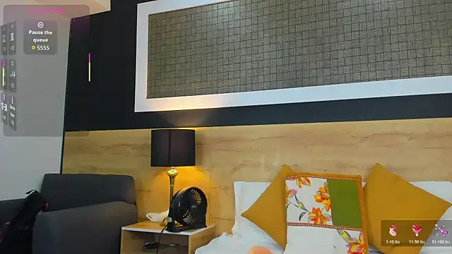 Chloee  Adams online show from April 16, 9:37 pm