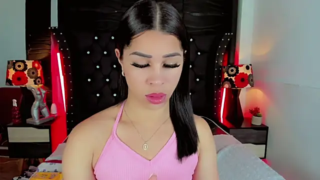 Makeyla Fox  online show from March 8, 12:52 pm