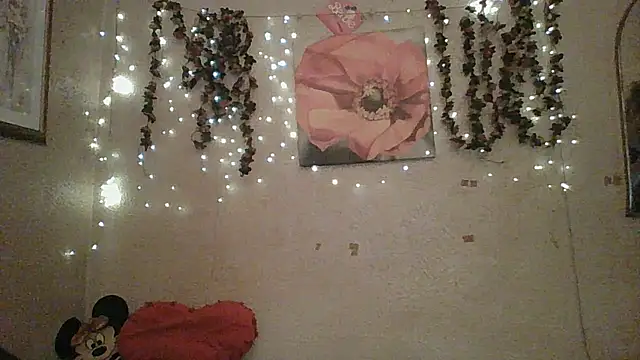 sillymillie4 online show from April 24, 5:21 am