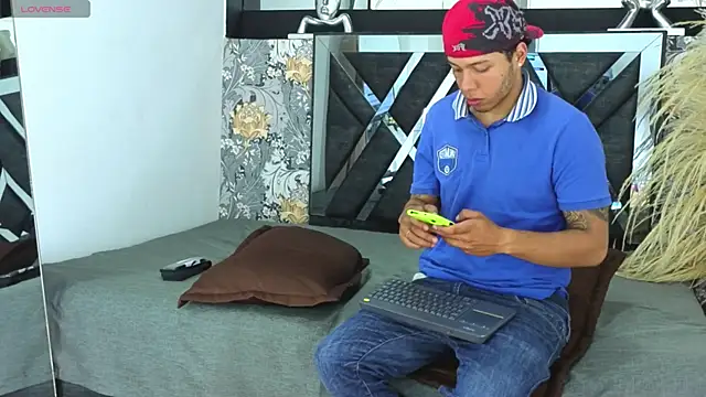 adrian camii online show from April 18, 4:58 am