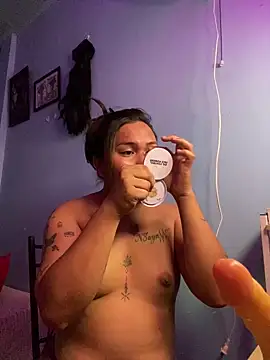 hollynicole online show from July 6, 1:01 am