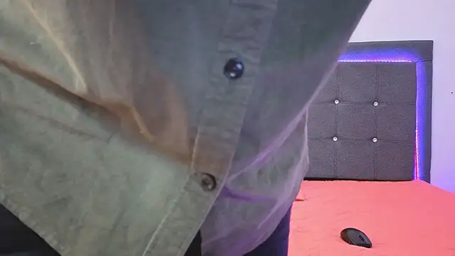 Ale cuzz online show from April 24, 3:26 pm