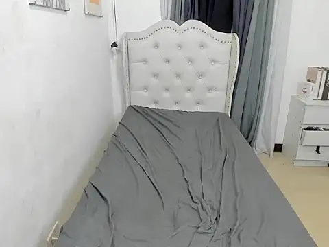 Blythe Greyson online show from April 22, 10:28 pm