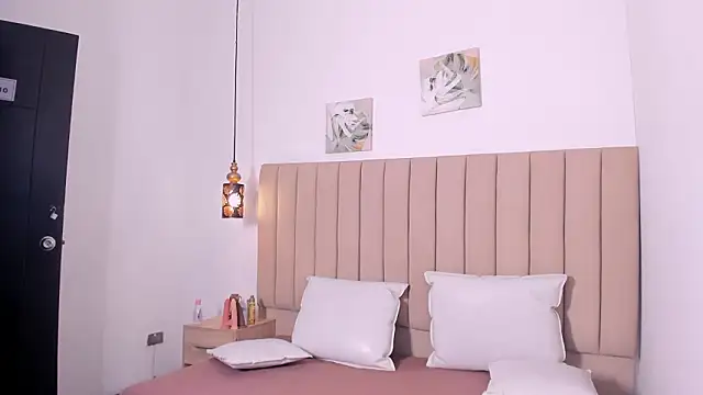 Dennise Sinclair online show from March 7, 7:53 pm