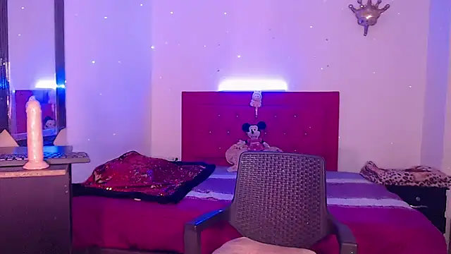 cellesthee online show from April 21, 9:05 am