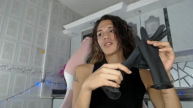 CrisOzzz online show from February 24, 8:02 pm