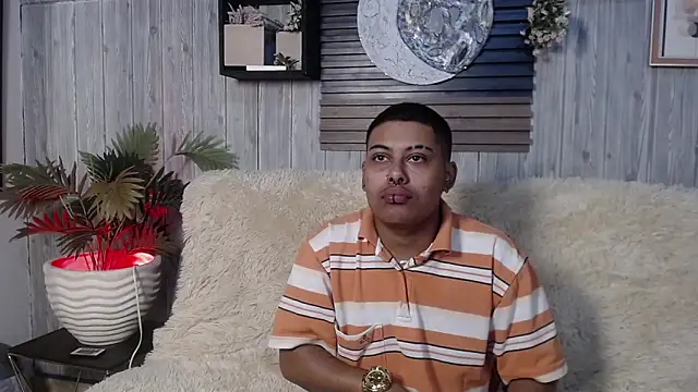 Noha  scott online show from April 25, 3:10 am