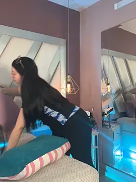 Ashleeyprincess01 online show from April 23, 1:35 pm