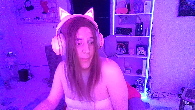 Moongirl117 online show from March 4, 2:21 pm