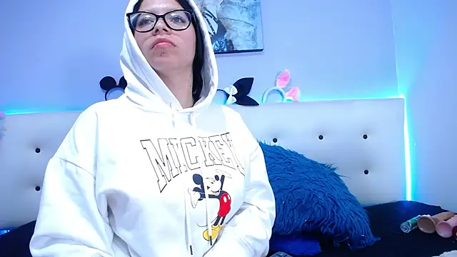 Kata Gale x online show from March 13, 9:41 pm