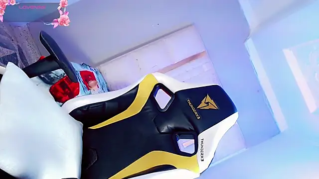 Sophiaa doll  online show from April 22, 3:46 am