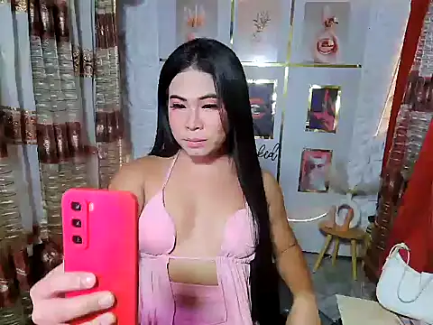 Roxanne Smith23 online show from April 6, 9:20 am