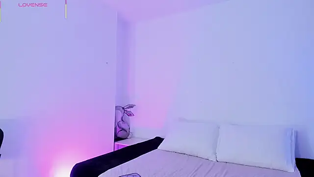 Eve-01 online show from April 20, 9:38 pm