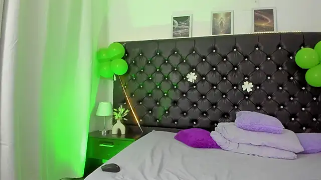 BellaRoge online show from March 18, 6:13 am