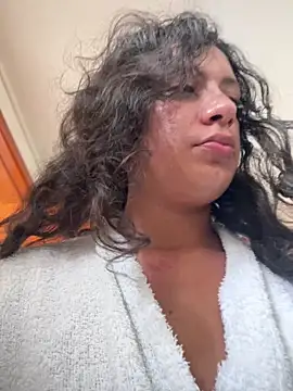 Lacolorinaa online show from April 8, 4:08 pm