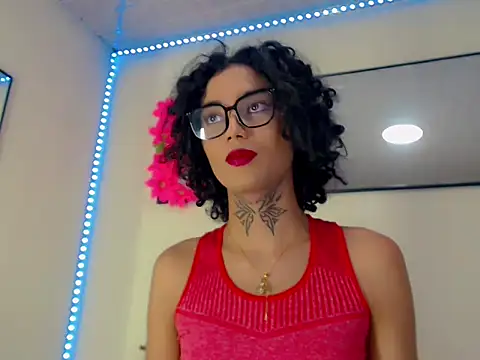 Darianna A online show from May 9, 9:41 pm