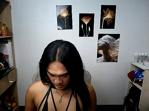 YourHot Nica online show from April 22, 2:13 pm