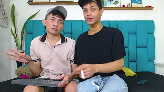 STRANGER BOYS online show from June 18, 11:20 pm