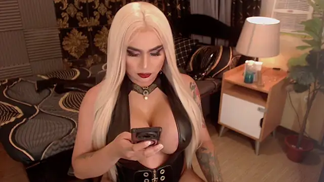 DominatrixMistressSilva online show from April 26, 7:50 am