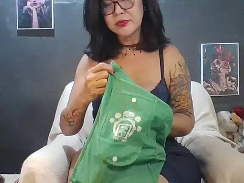 BellaJanna online show from April 22, 6:26 pm