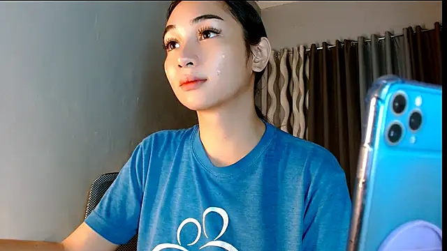 SweetLilly 18 online show from July 4, 5:24 am
