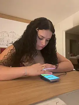 luanadigarda online show from January 26, 5:02 pm