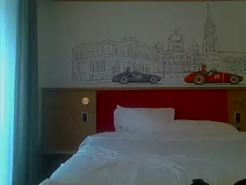 luanadigarda online show from February 6, 9:22 am