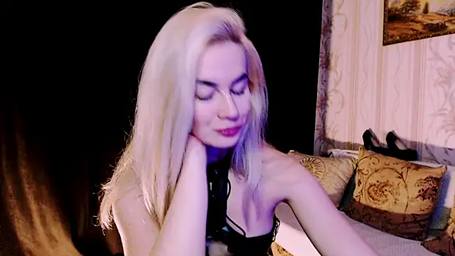 xxxcharismaaa online show from November 29, 4:14 am