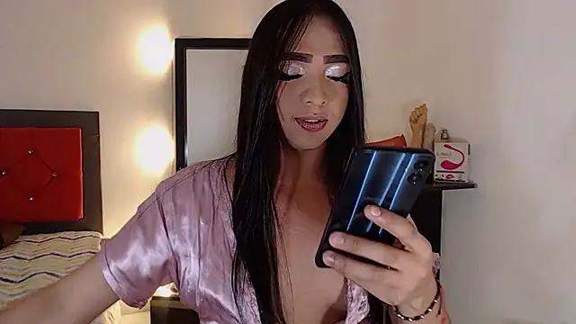 Snapshot of sofiaxdollxxx chatting on October 9, 4:47 am sofiaxdollxxx online show from October 9, 4:47 am