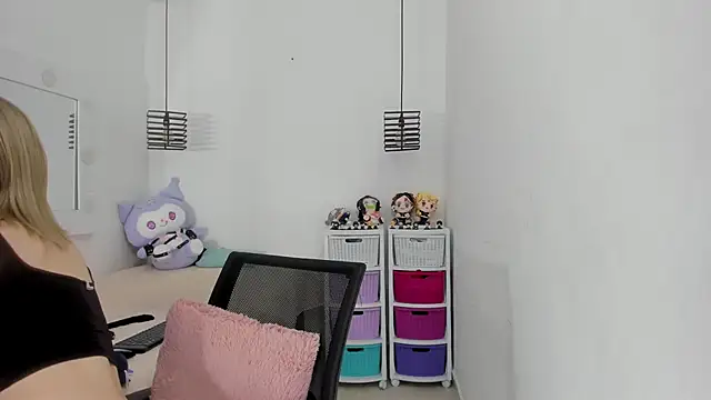 KimberlyJohnsoon online show from March 23, 11:10 pm