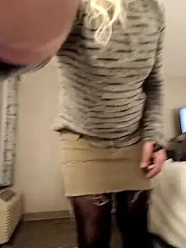 LittleblondeTS online show from November 7, 11:27 pm