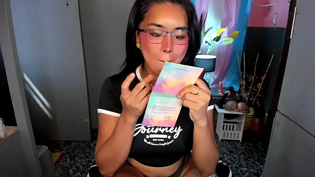 QuiinMollyXxX online show from April 24, 1:19 am