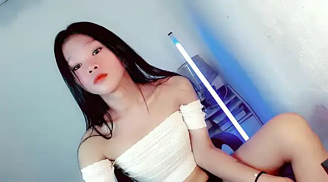 amomentoflust69 online show from February 13, 3:23 am