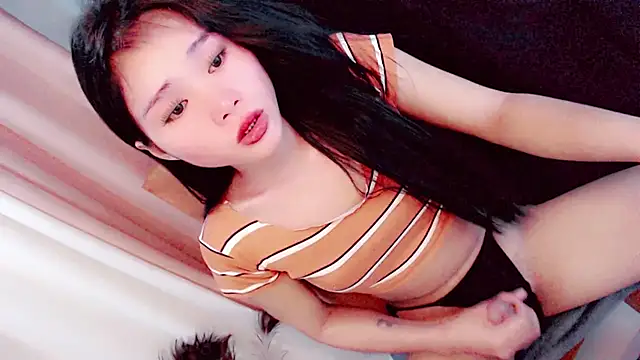 amomentoflust69 online show from March 7, 6:08 am