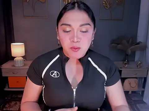 MaxeneCullens online show from October 28, 4:21 am