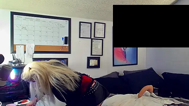 DoMeDoggyDiana online show from December 4, 6:49 am