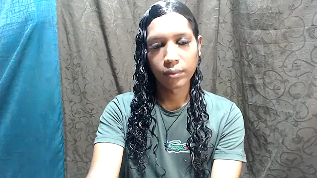 Snapshot of shairaStarr chatting on October 22, 1:24 pm shairaStarr online show from October 22, 1:24 pm