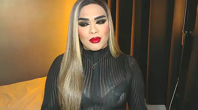 Snapshot of VictoriaEliz chatting on February 12, 6:51 pm VictoriaEliz online show from February 12, 6:51 pm