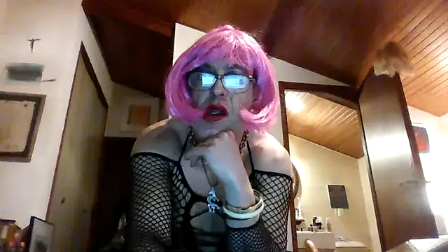 littledragon33 online show from April 3, 10:19 pm